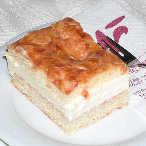 Bienenstich Bienenstich