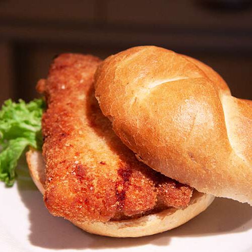 Semmel mit Cordon-bleu und Salat Semmel mit Cordon-bleu und Salat