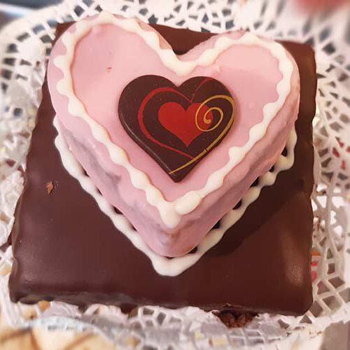 Sacherwürfel mit Punschherz