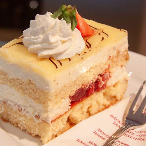 Zitronen-Erdbeer-Schnitte